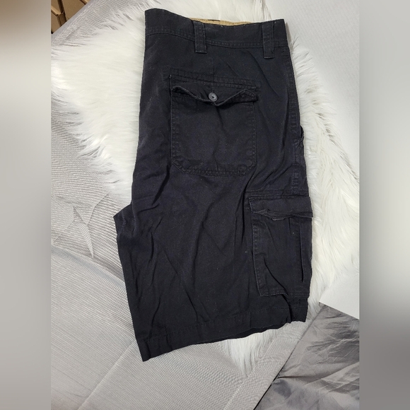 St. John's Bay Black Cargo Shorts, Size 42 - Picture 5 of 5